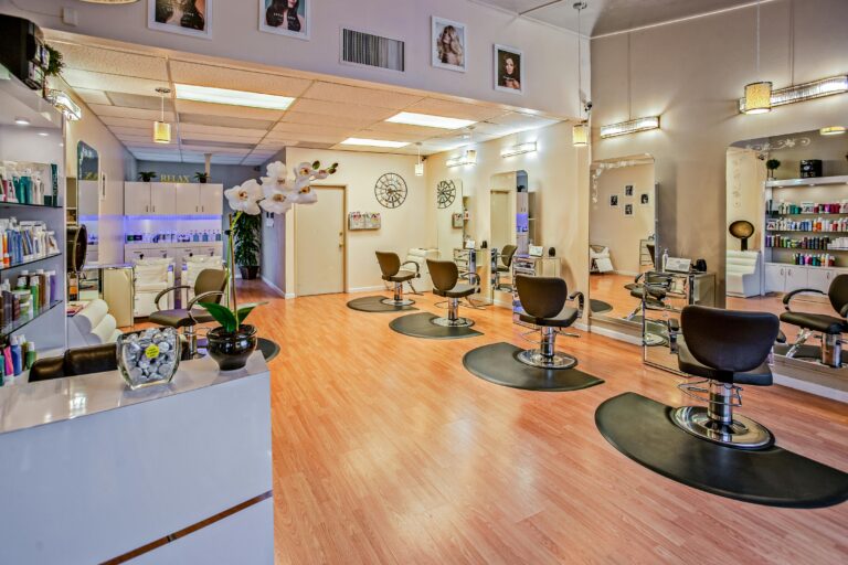 Salon Operations Checklist for Owners (2025): What Needs to Run Smoothly Behind the Scenes